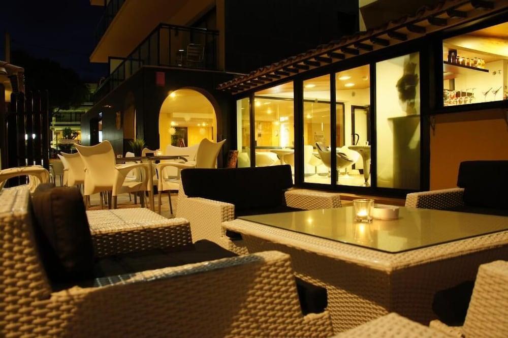 Adia Hotel Cunit Playa Zewnętrze zdjęcie